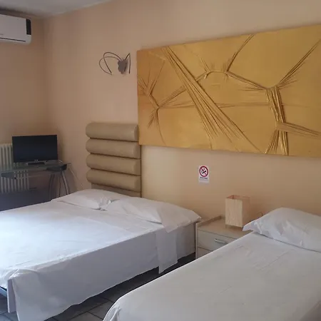 לינה וארוחת בוקר Ai Prati 3*