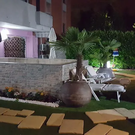 住宿加早餐酒店 艾普拉蒂住宿加早餐旅馆 2*