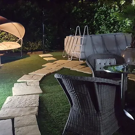 Oda ve Kahvaltı Ai Prati